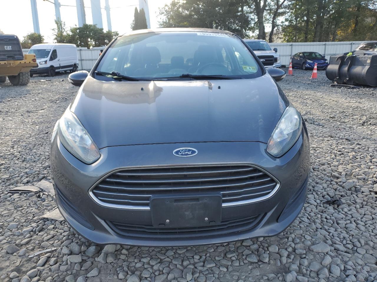2016 FORD Fiesta