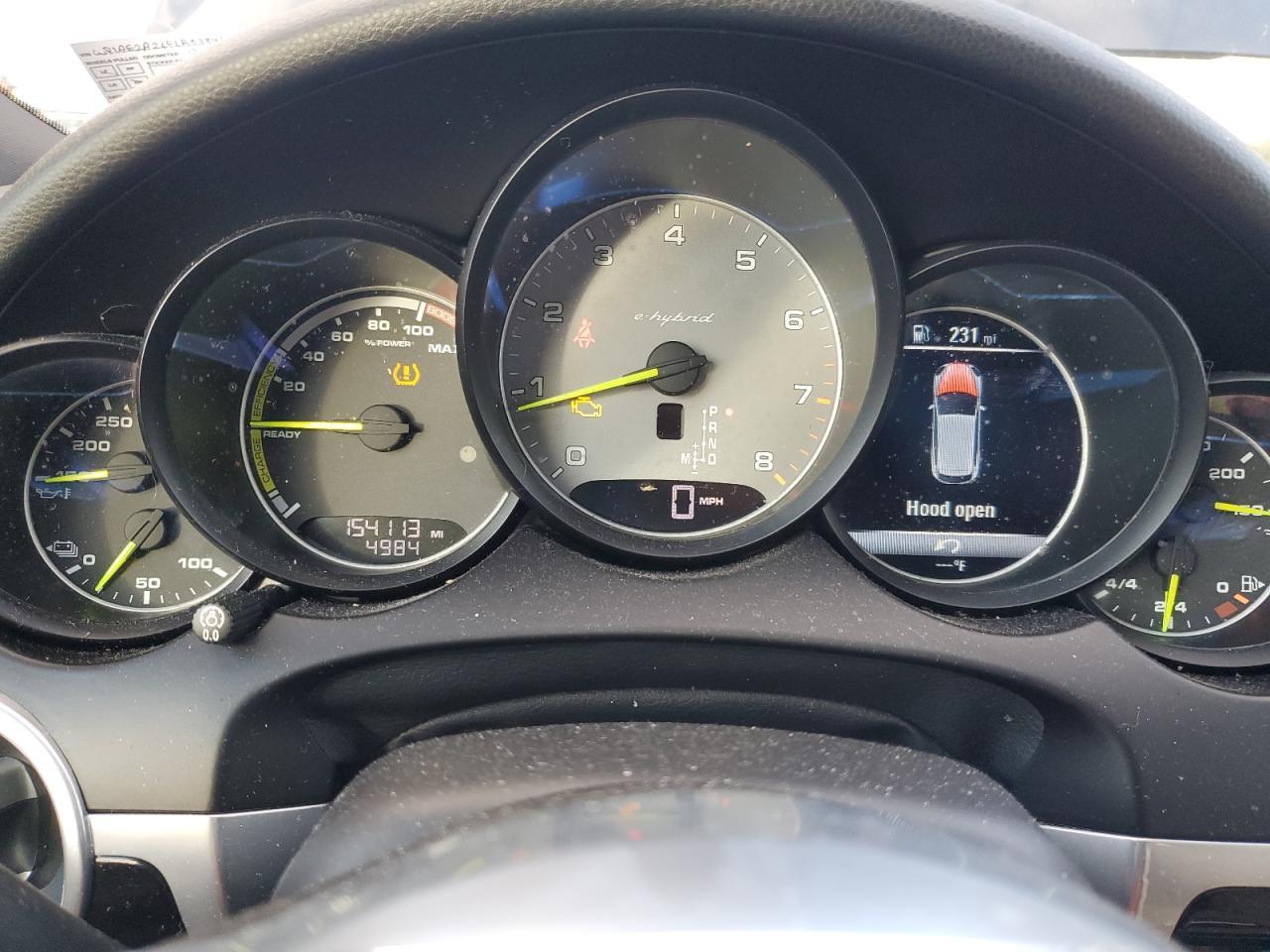 2015 PORSCHE CAYENNE