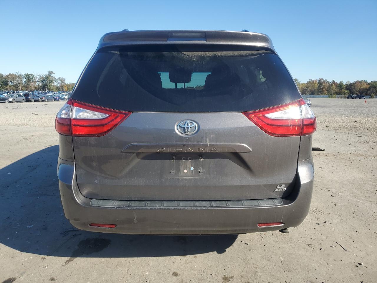 2017 TOYOTA SIENNA