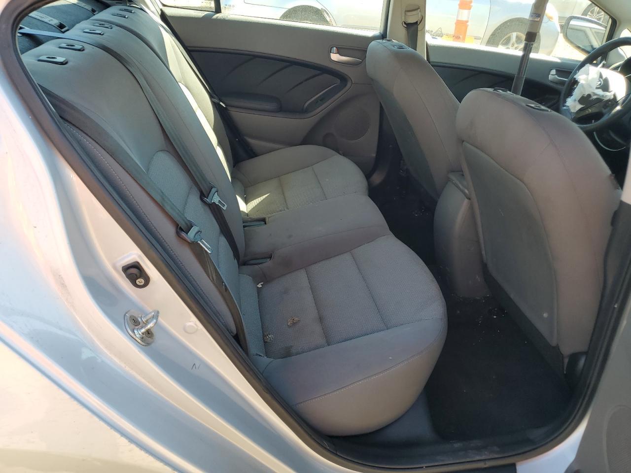 2017 KIA FORTE