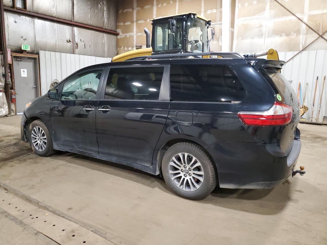 2018 TOYOTA SIENNA