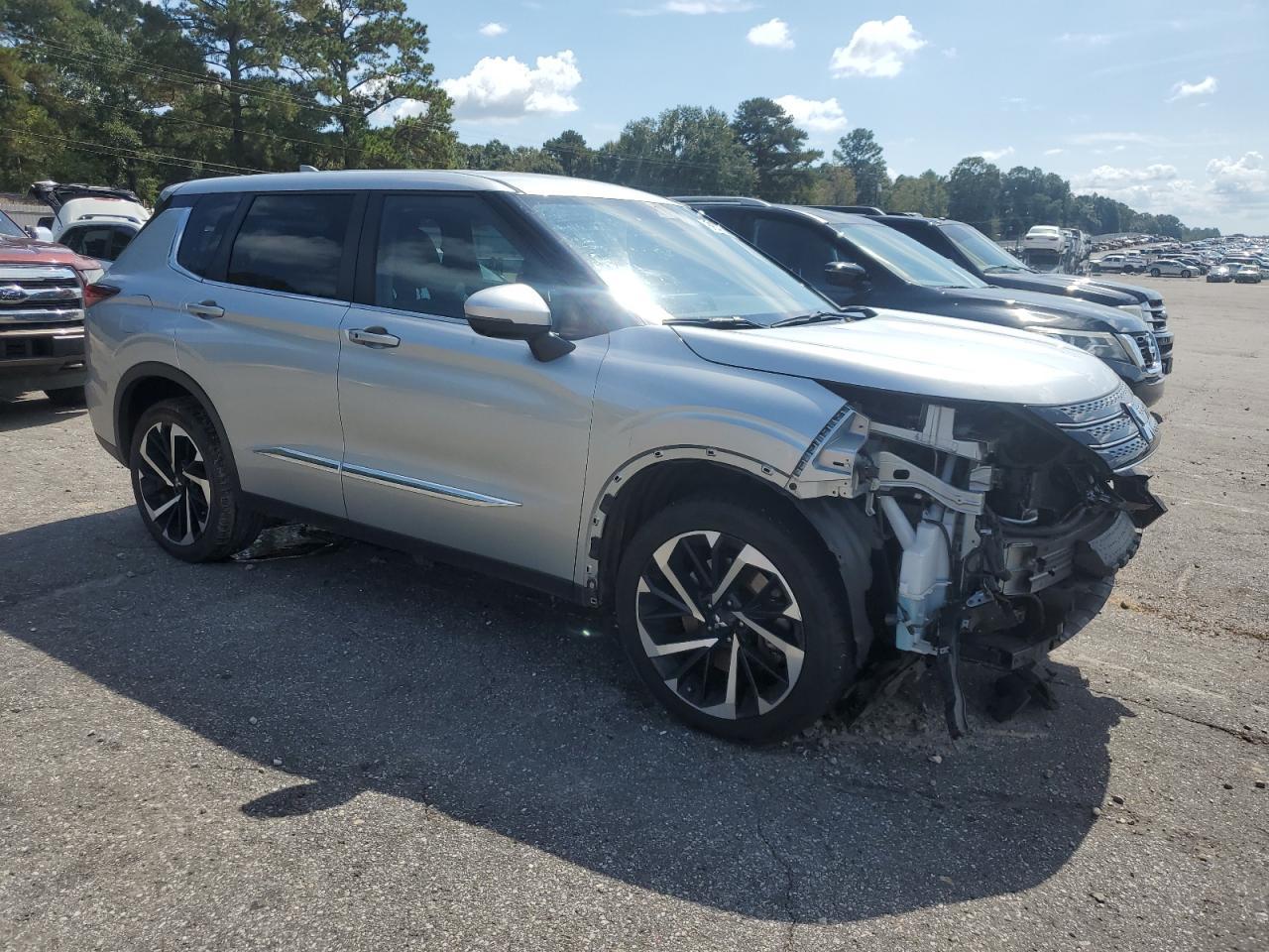 2023 MITSUBISHI outlander