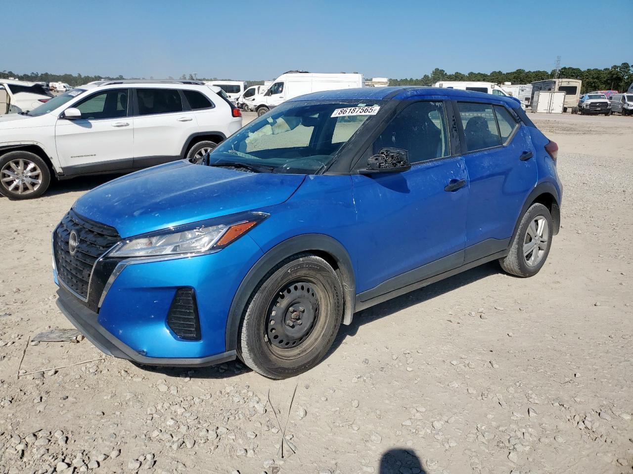 2023 NISSAN KICKS