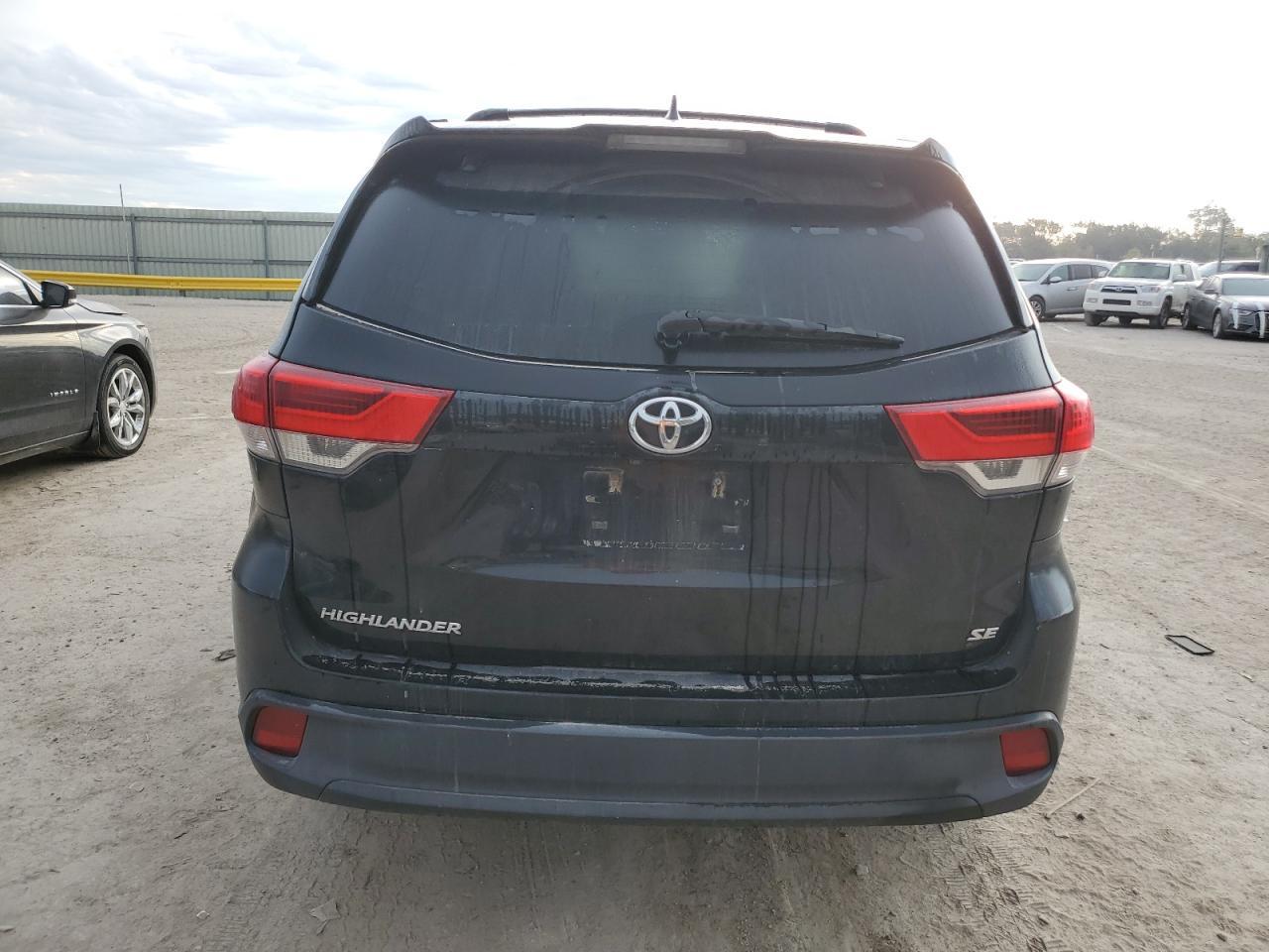 2017 TOYOTA HIGHLANDER