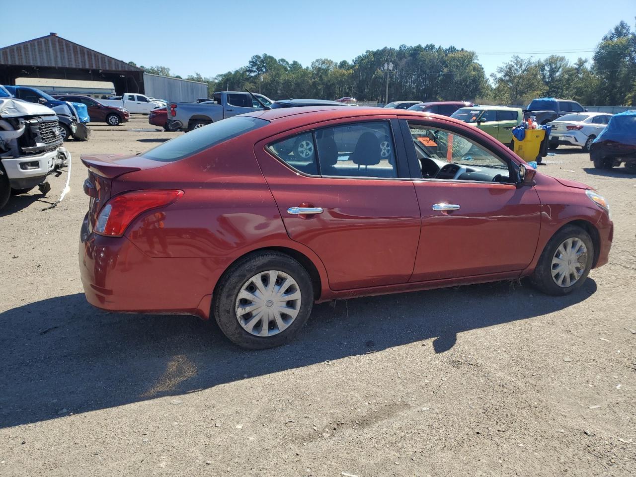 2017 NISSAN VERSA