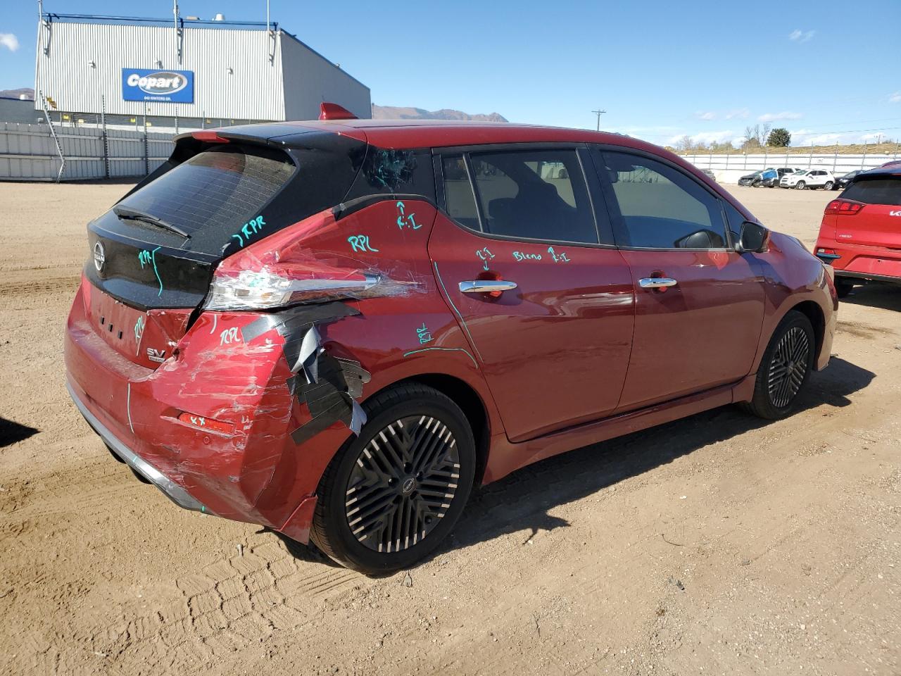 2025 NISSAN LEAF