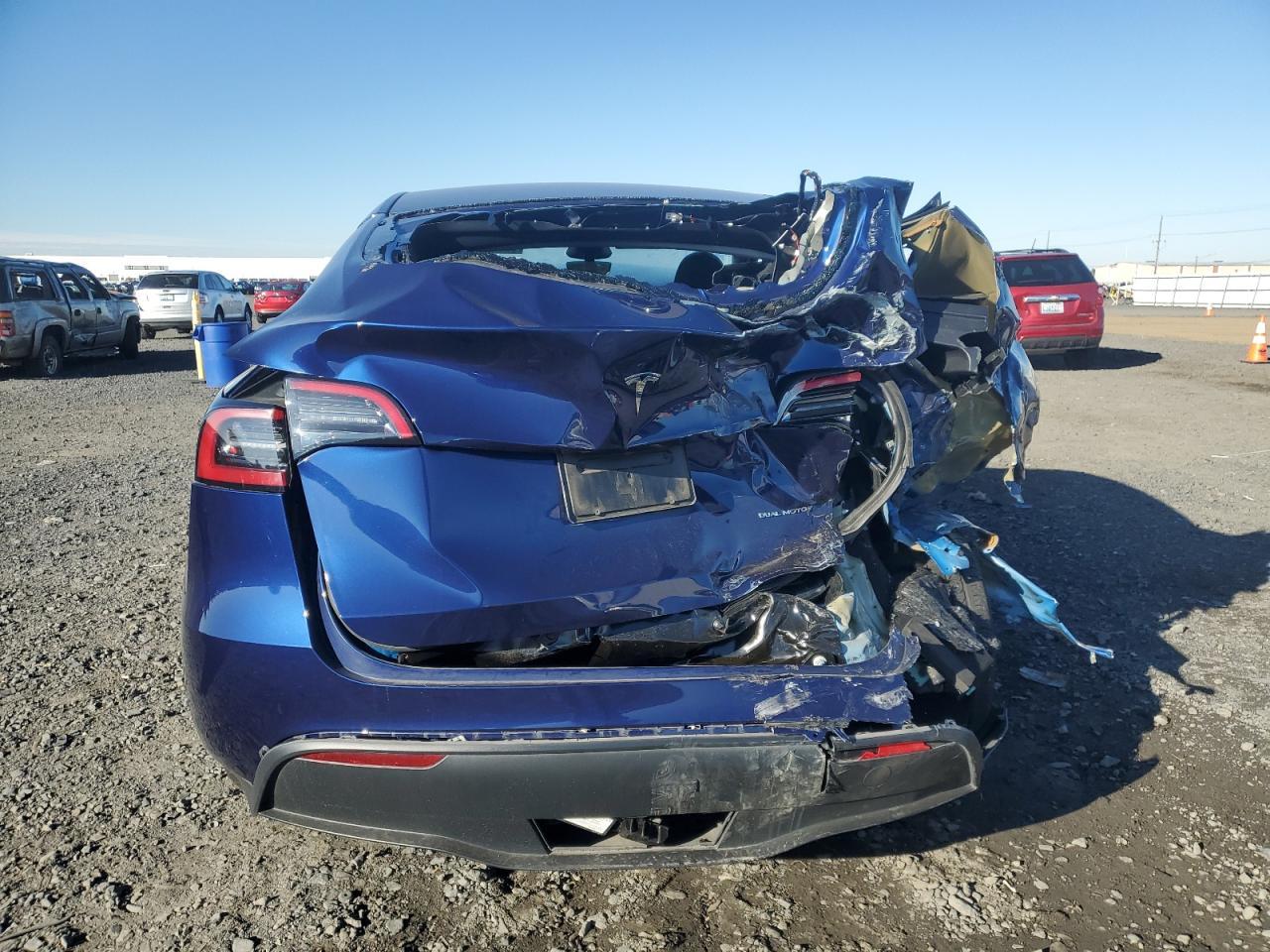 2024 TESLA MODEL Y