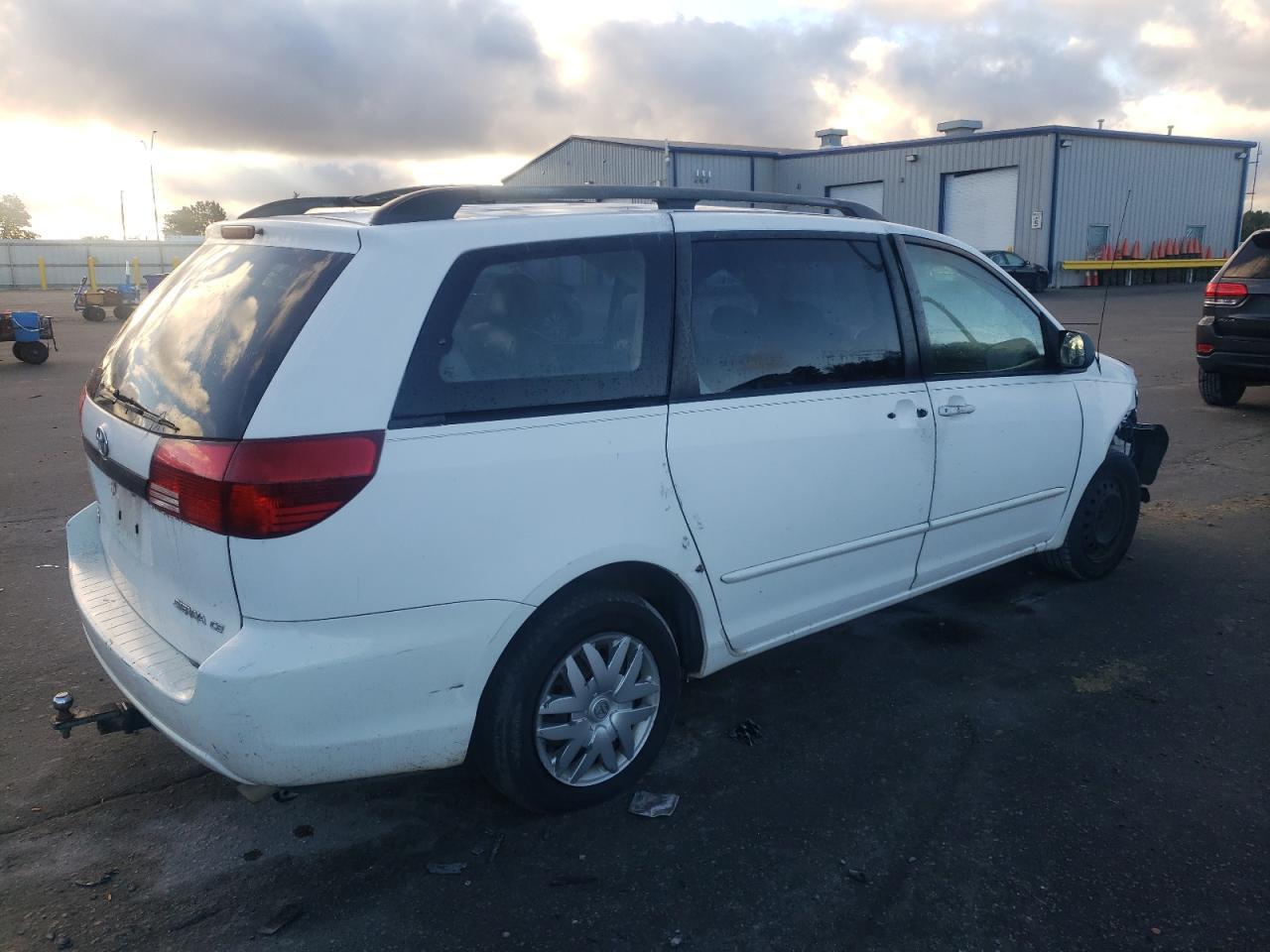 2005 TOYOTA SIENNA