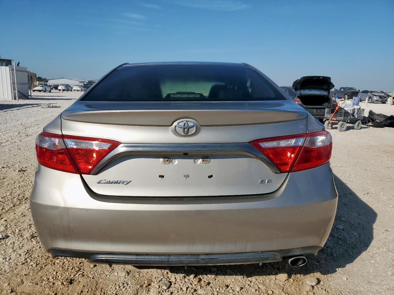 2016 TOYOTA CAMRY