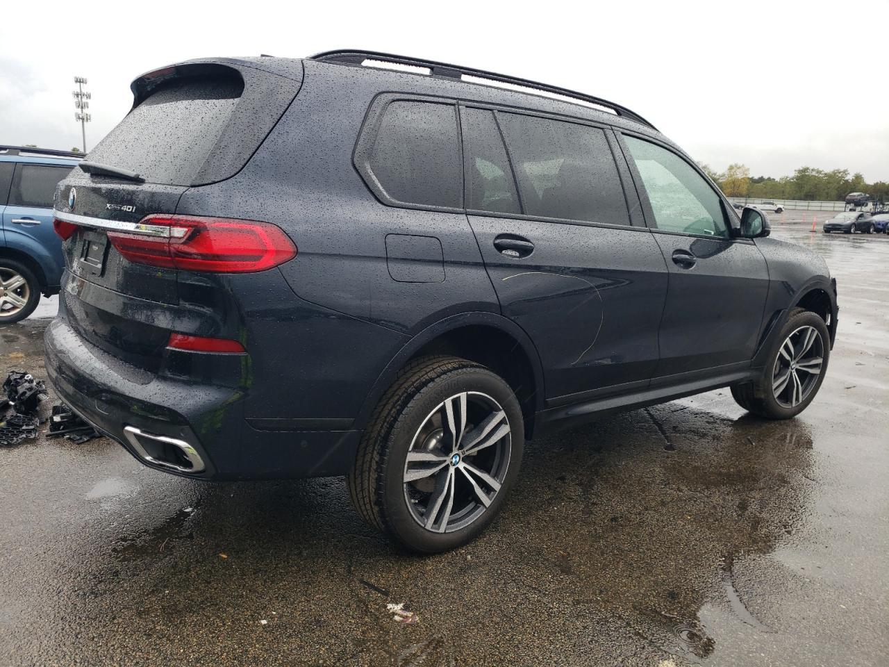 2022 BMW X7