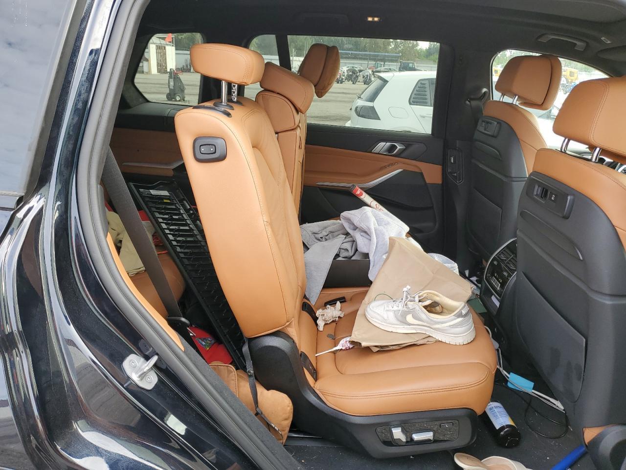 2022 BMW X7