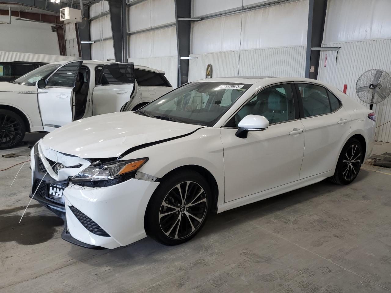 2018 TOYOTA CAMRY