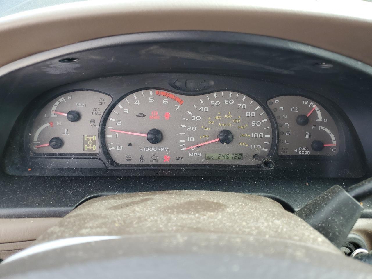 2004 TOYOTA Sequoia