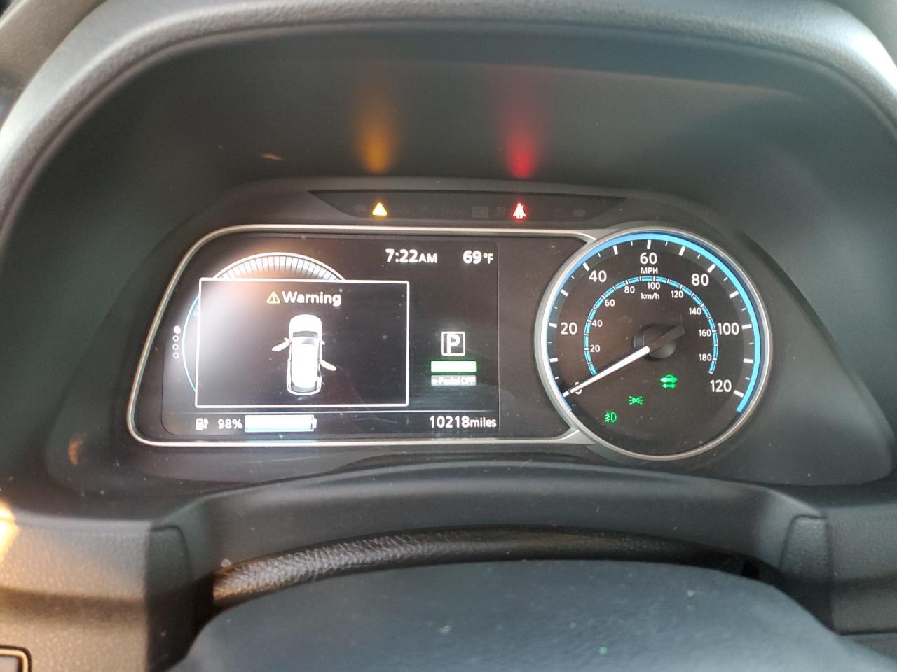 2022 NISSAN LEAF