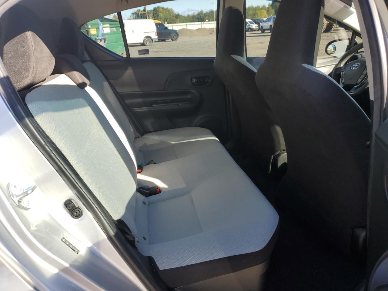 2018 TOYOTA Prius c