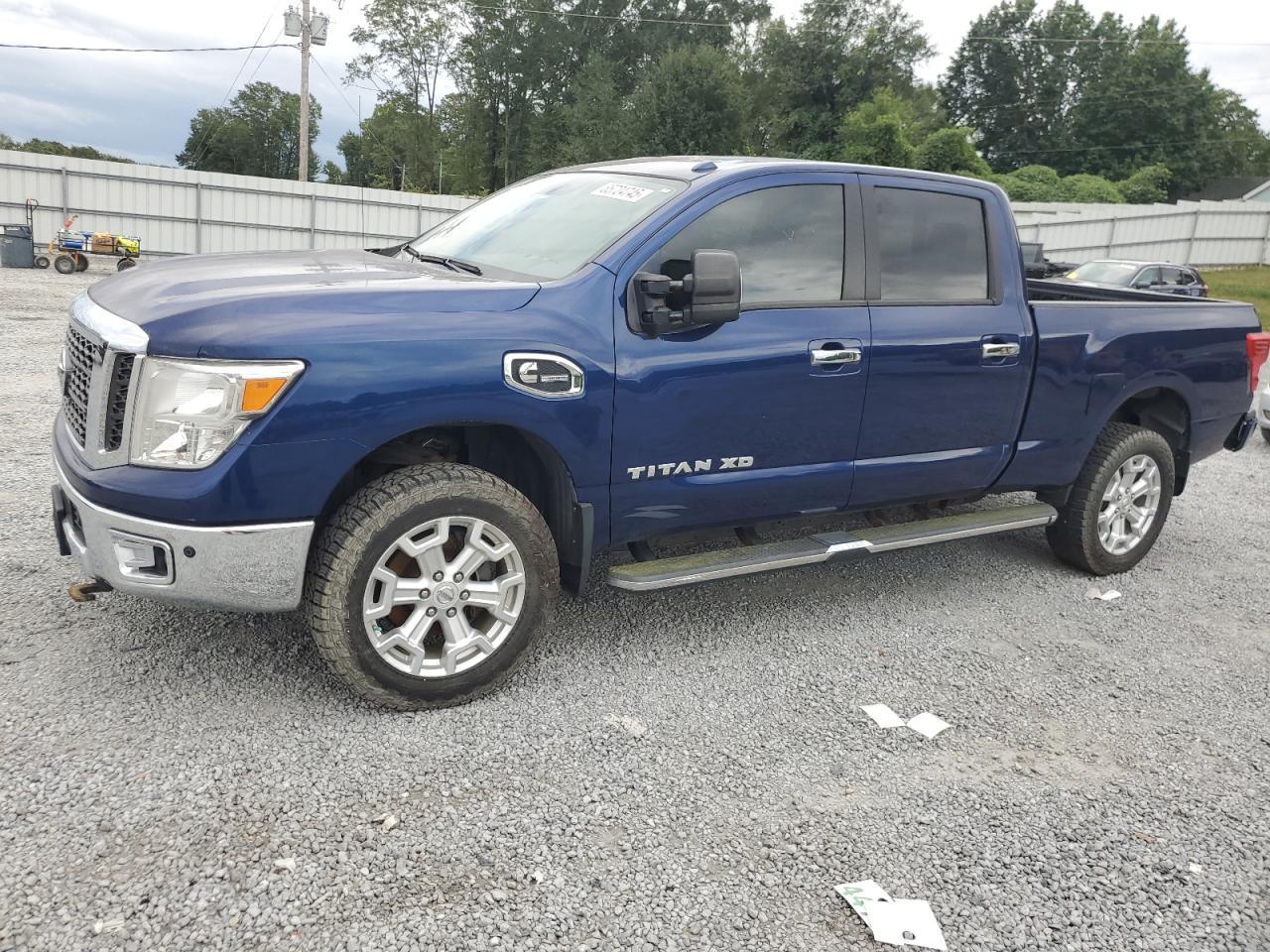 2017 NISSAN Titan