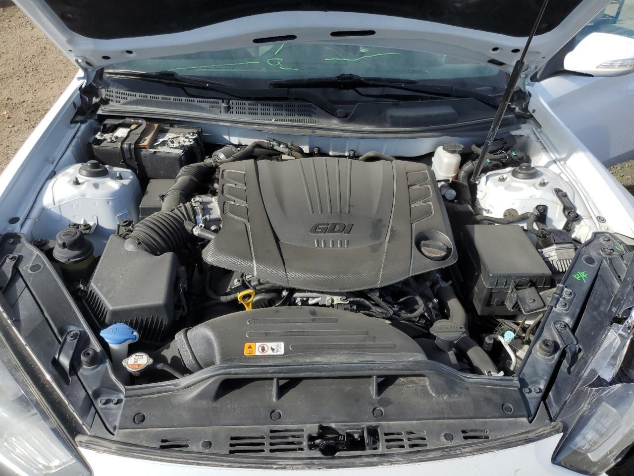 2016 HYUNDAI GENESIS