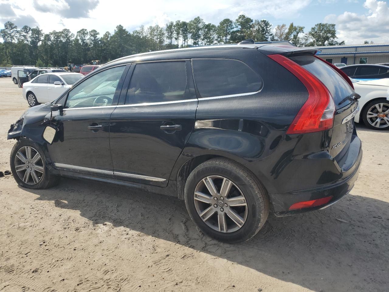 2017 VOLVO XC60