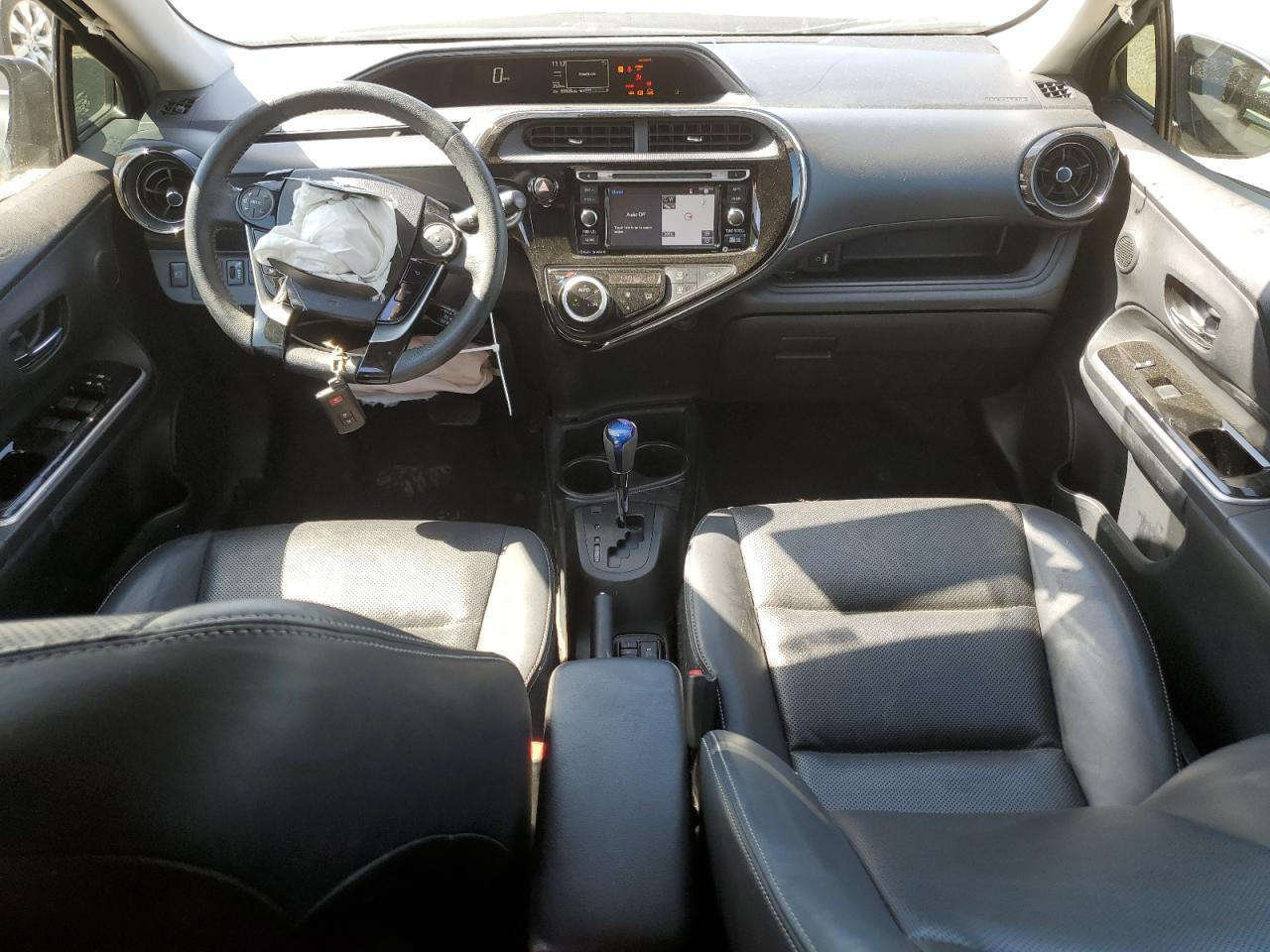 2018 TOYOTA Prius c