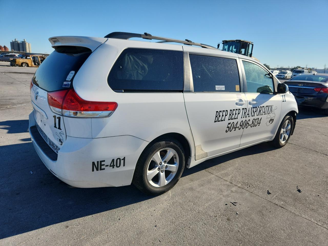2011 TOYOTA SIENNA