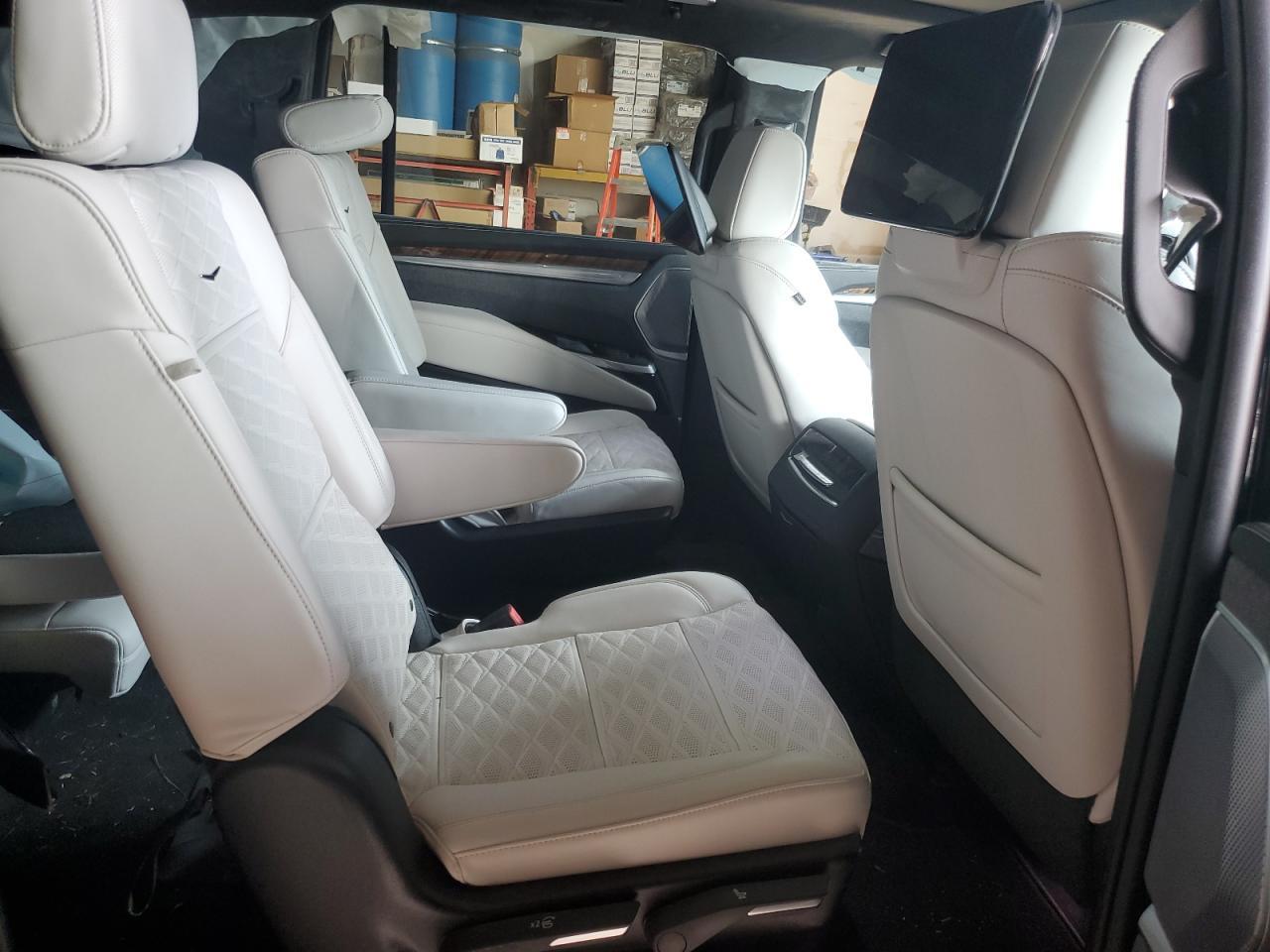 2025 CADILLAC Escalade ESV