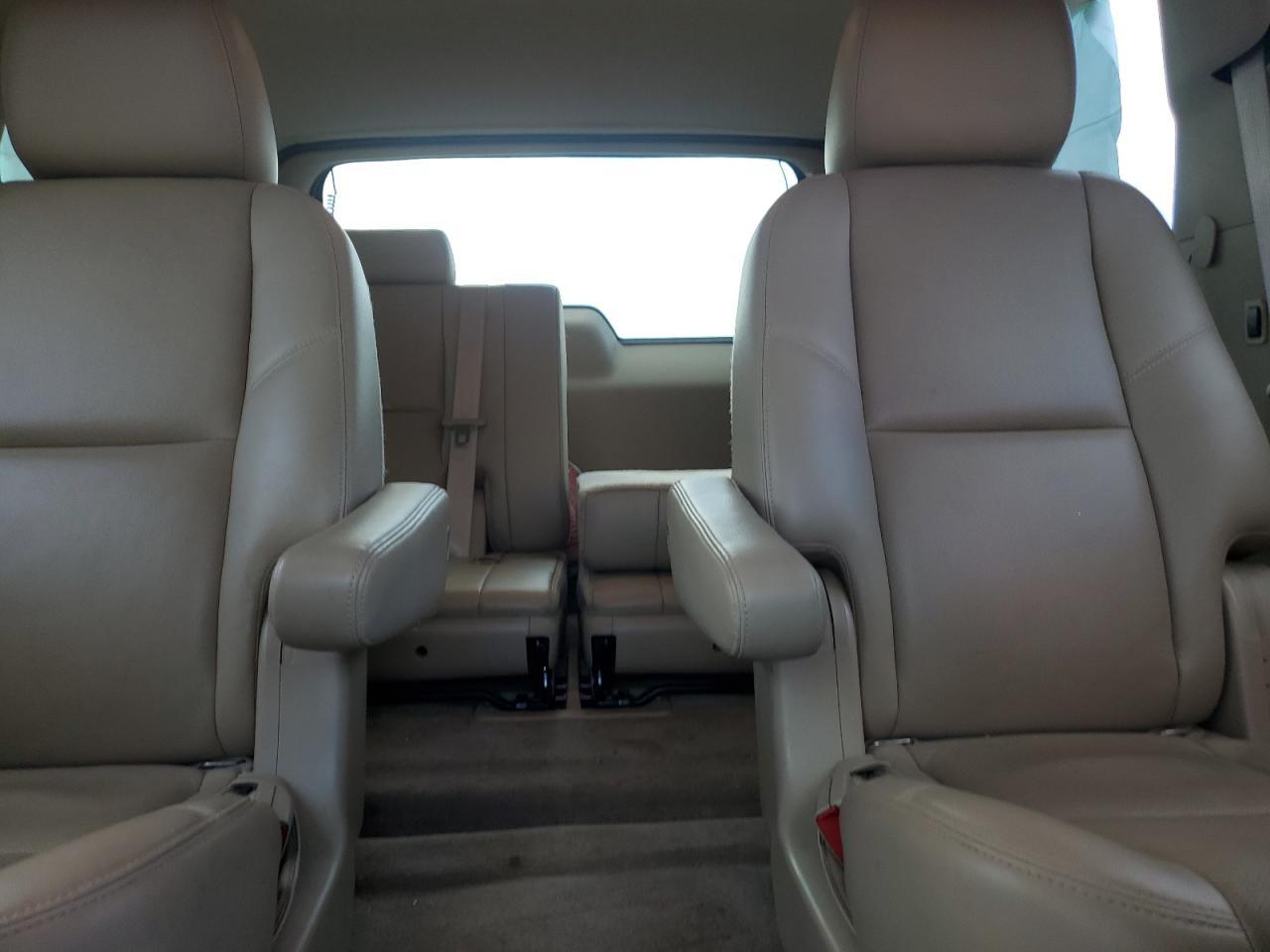 2011 CHEVROLET Tahoe