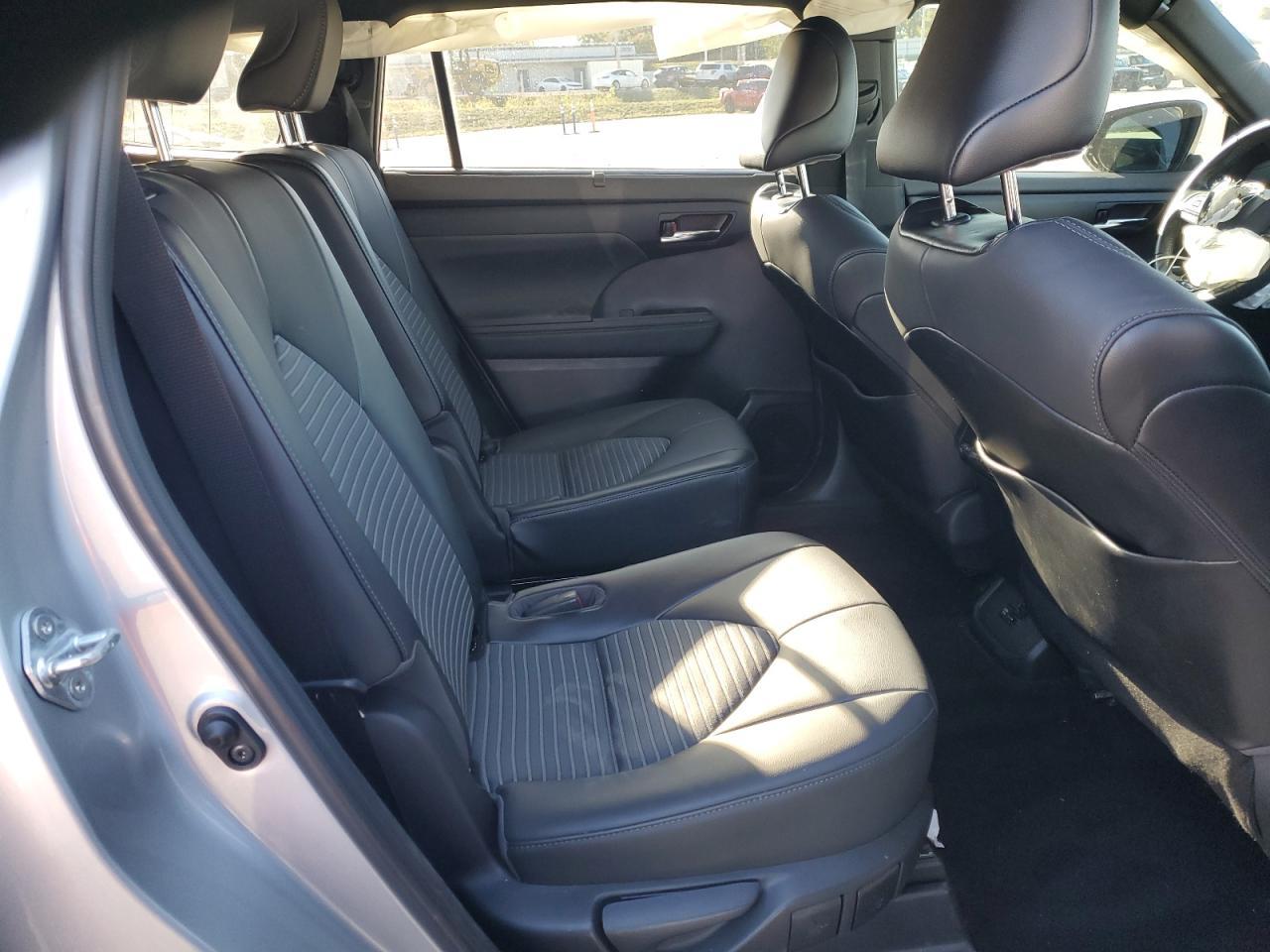 2021 TOYOTA HIGHLANDER