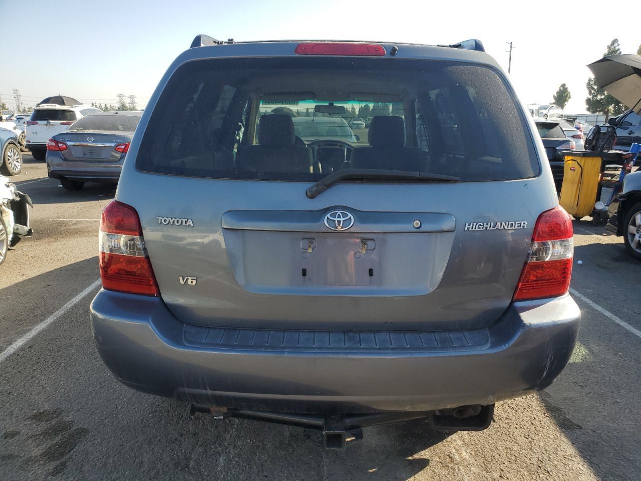 2005 TOYOTA HIGHLANDER