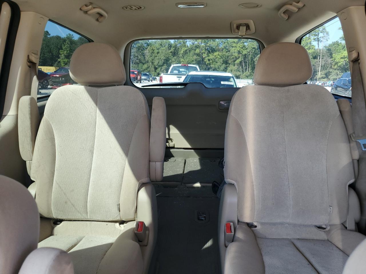 2011 KIA SEDONA