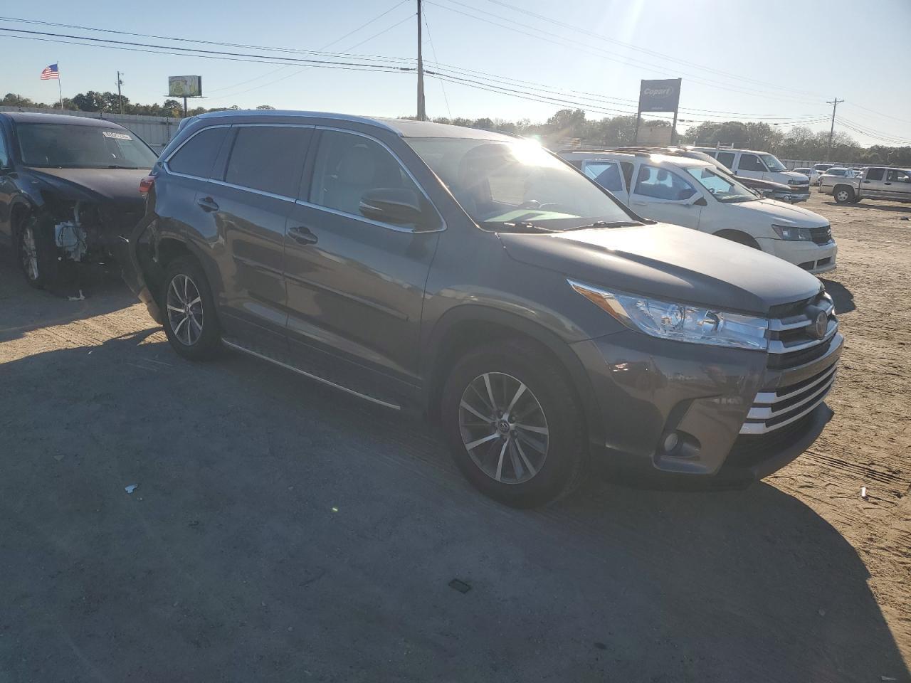2017 TOYOTA HIGHLANDER