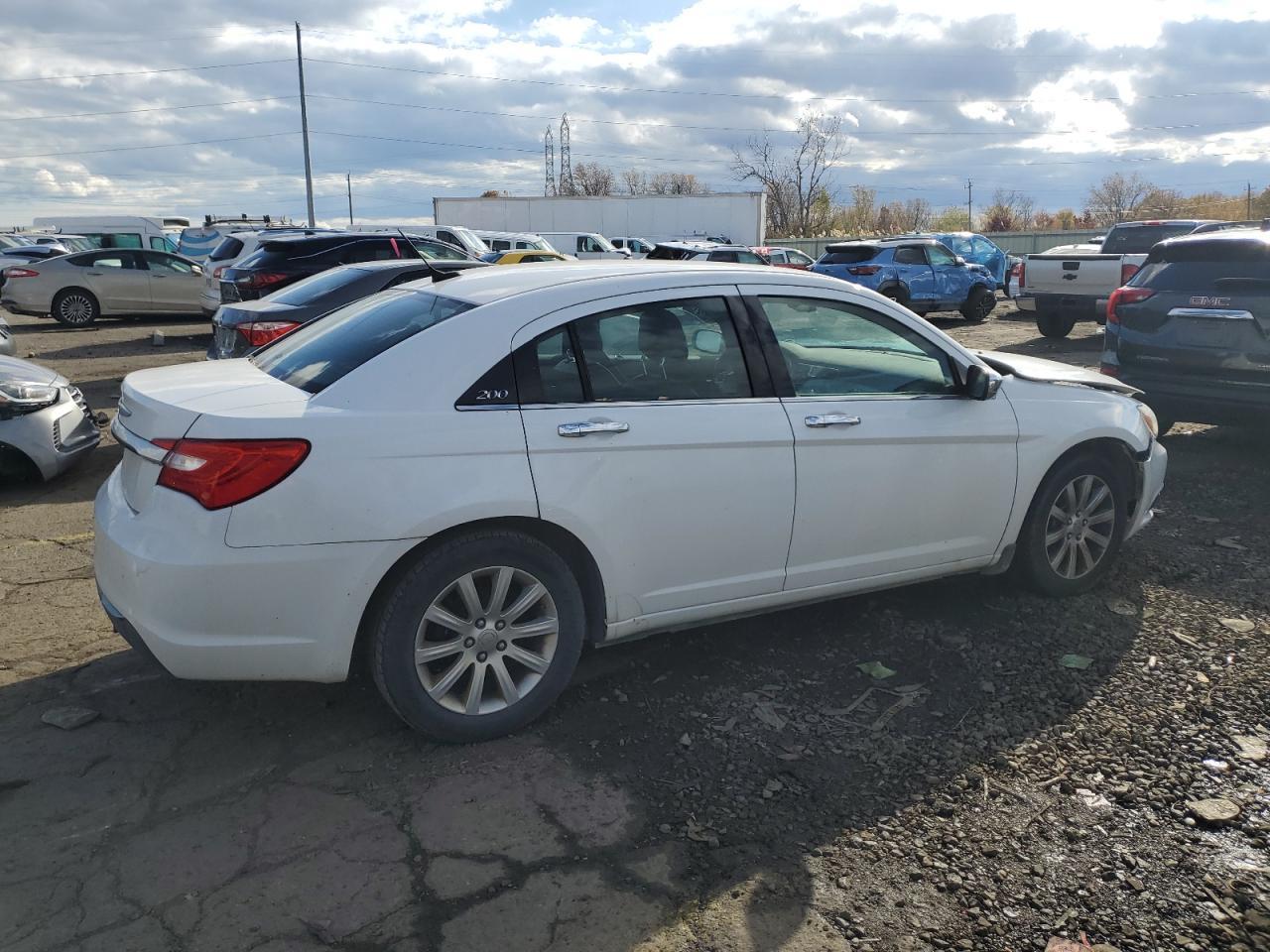 2014 CHRYSLER 200