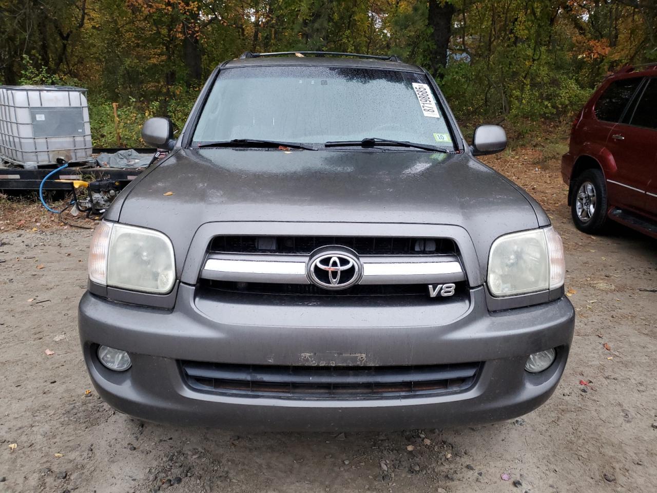2005 TOYOTA Sequoia