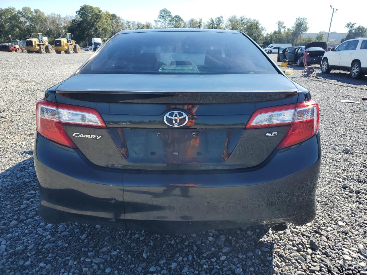 2014 TOYOTA CAMRY