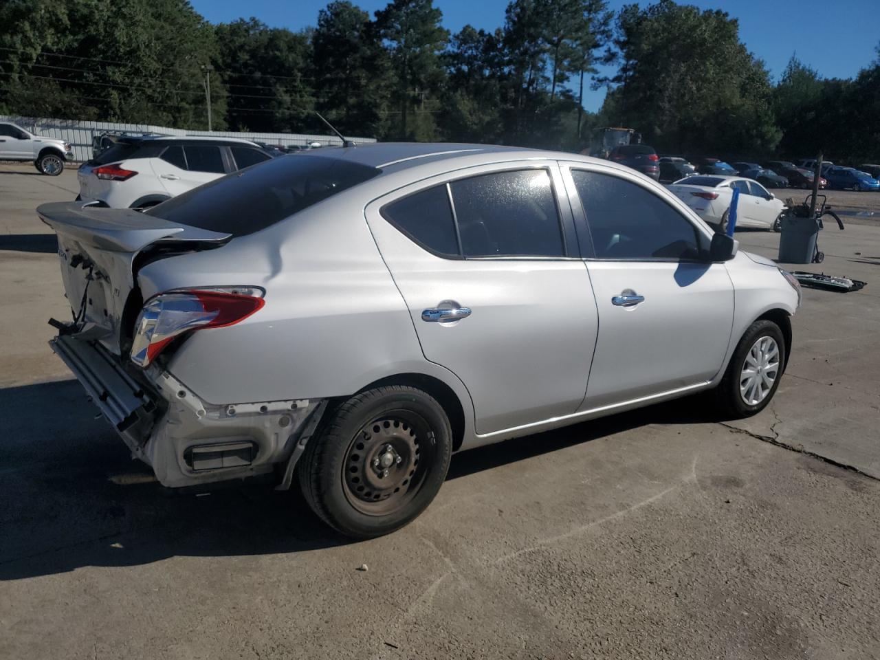 2019 NISSAN VERSA