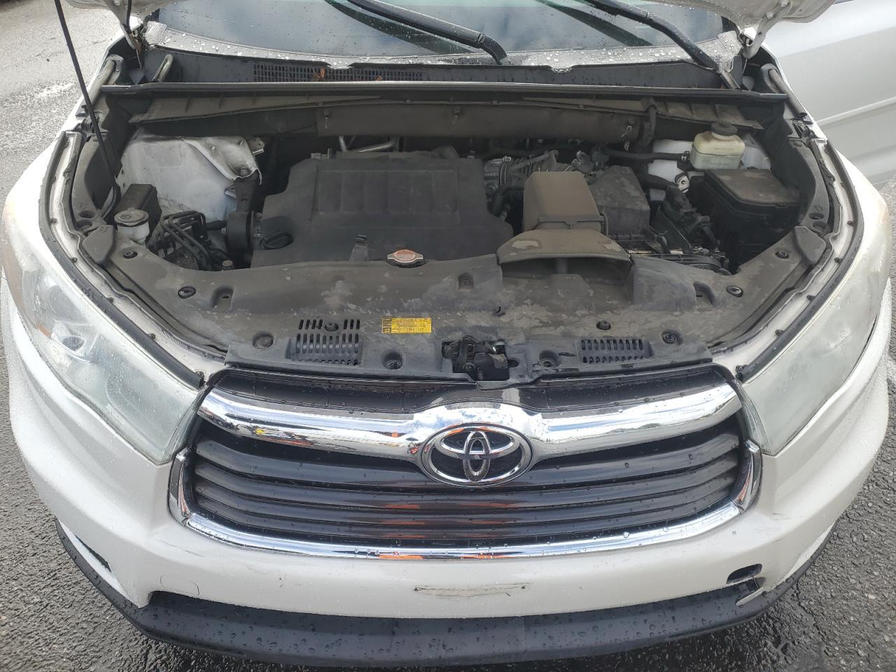 2016 TOYOTA HIGHLANDER