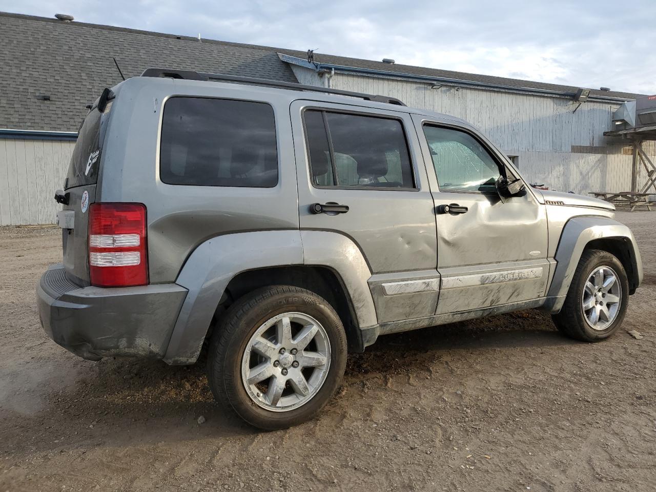 2012 JEEP Liberty