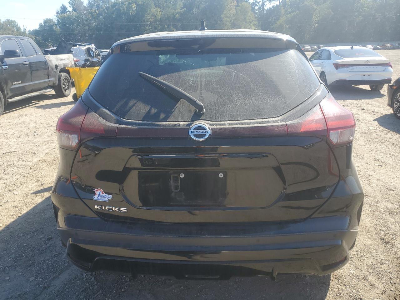 2021 NISSAN KICKS