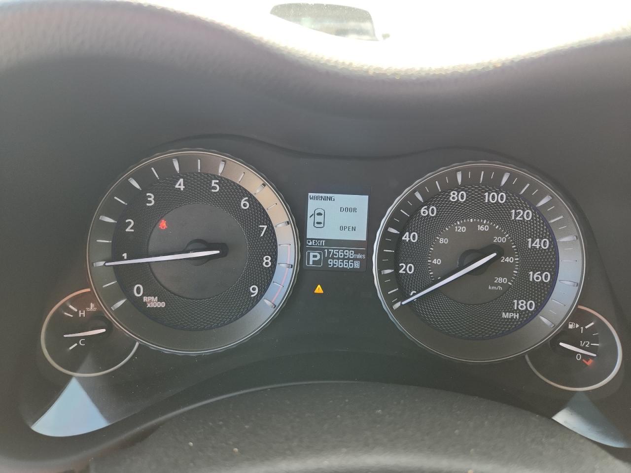 2016 INFINITI Q70