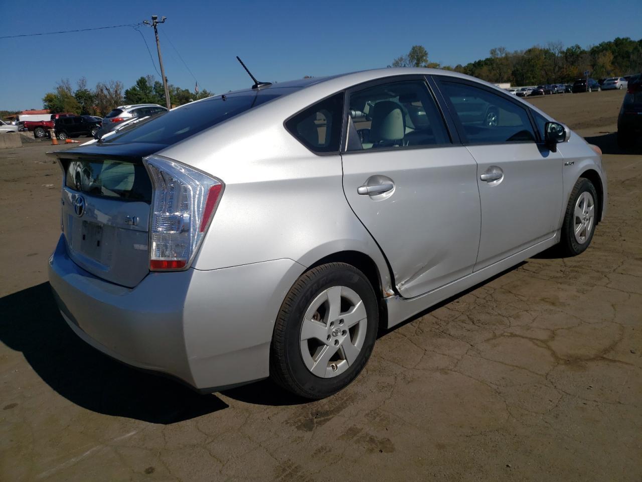 2011 TOYOTA PRIUS
