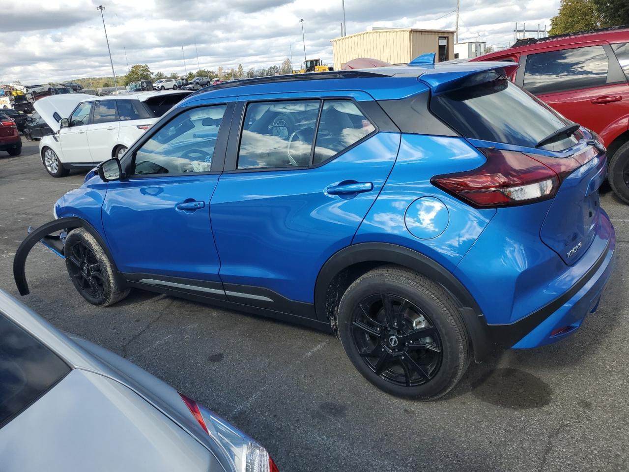 2023 NISSAN KICKS
