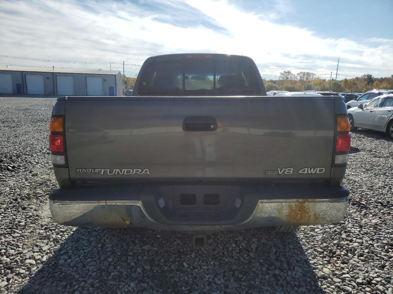 2004 TOYOTA TUNDRA