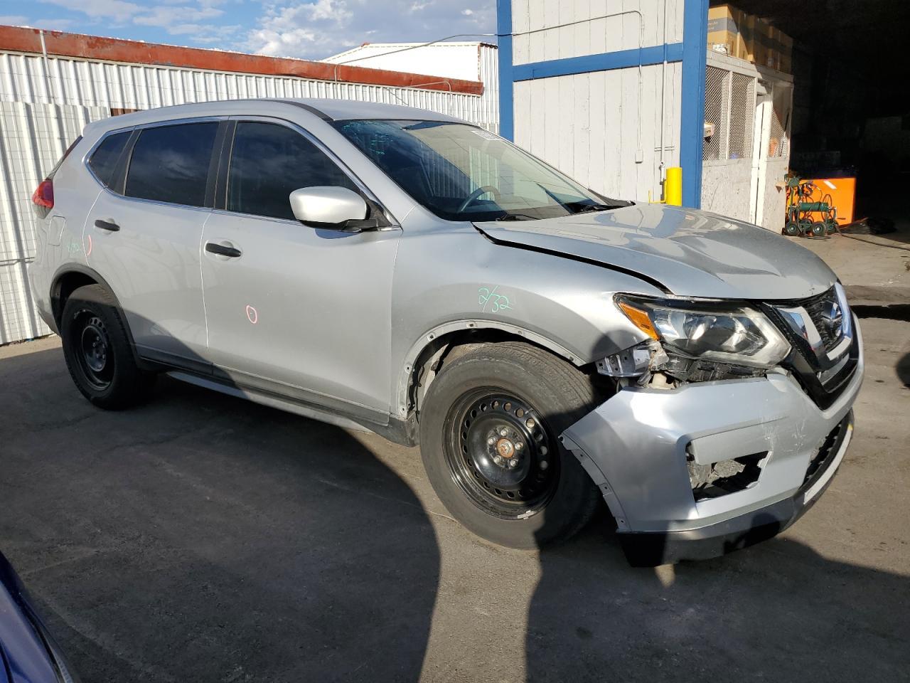 2017 NISSAN ROGUE