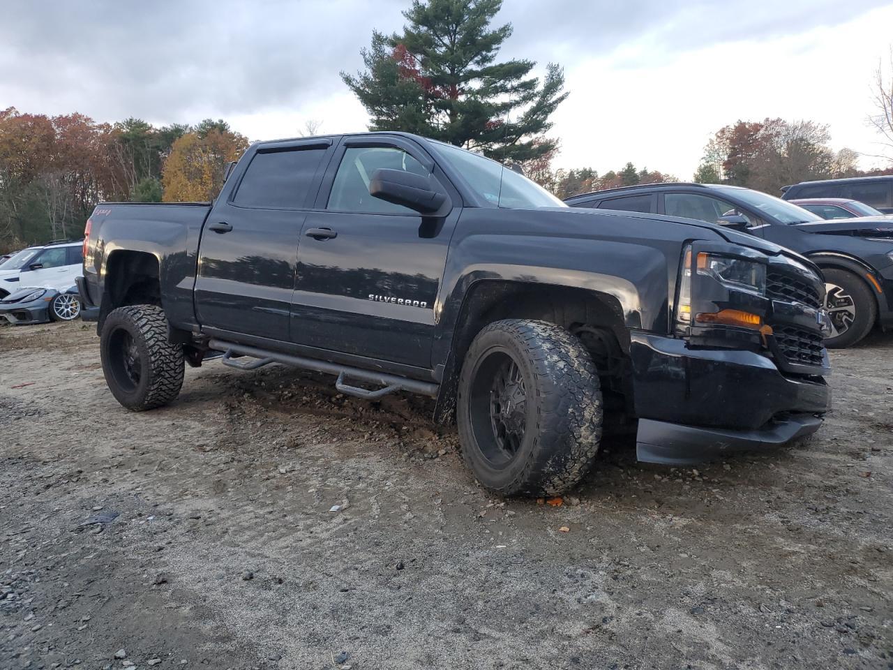 2018 CHEVROLET Silverado