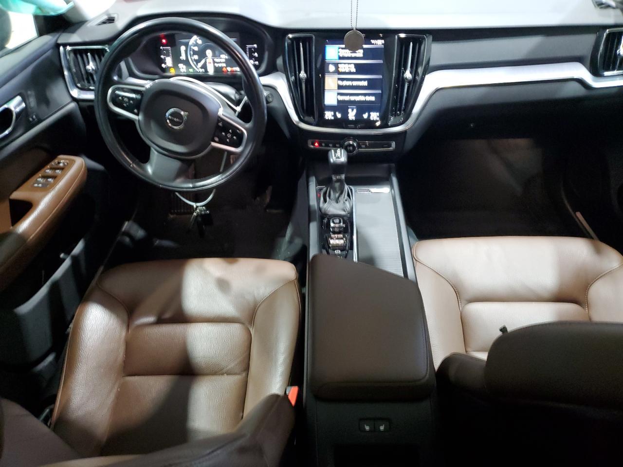 2019 VOLVO V60