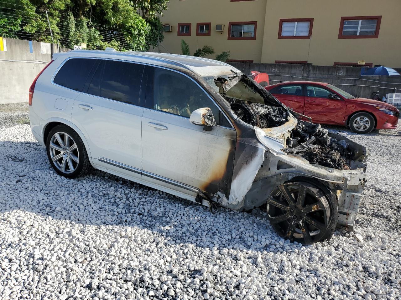 2019 VOLVO XC90