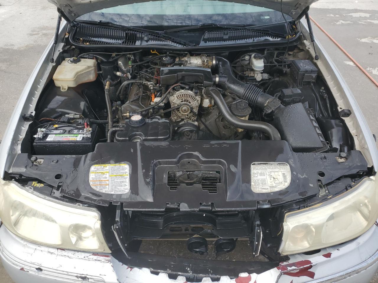 2000 LINCOLN Town Car