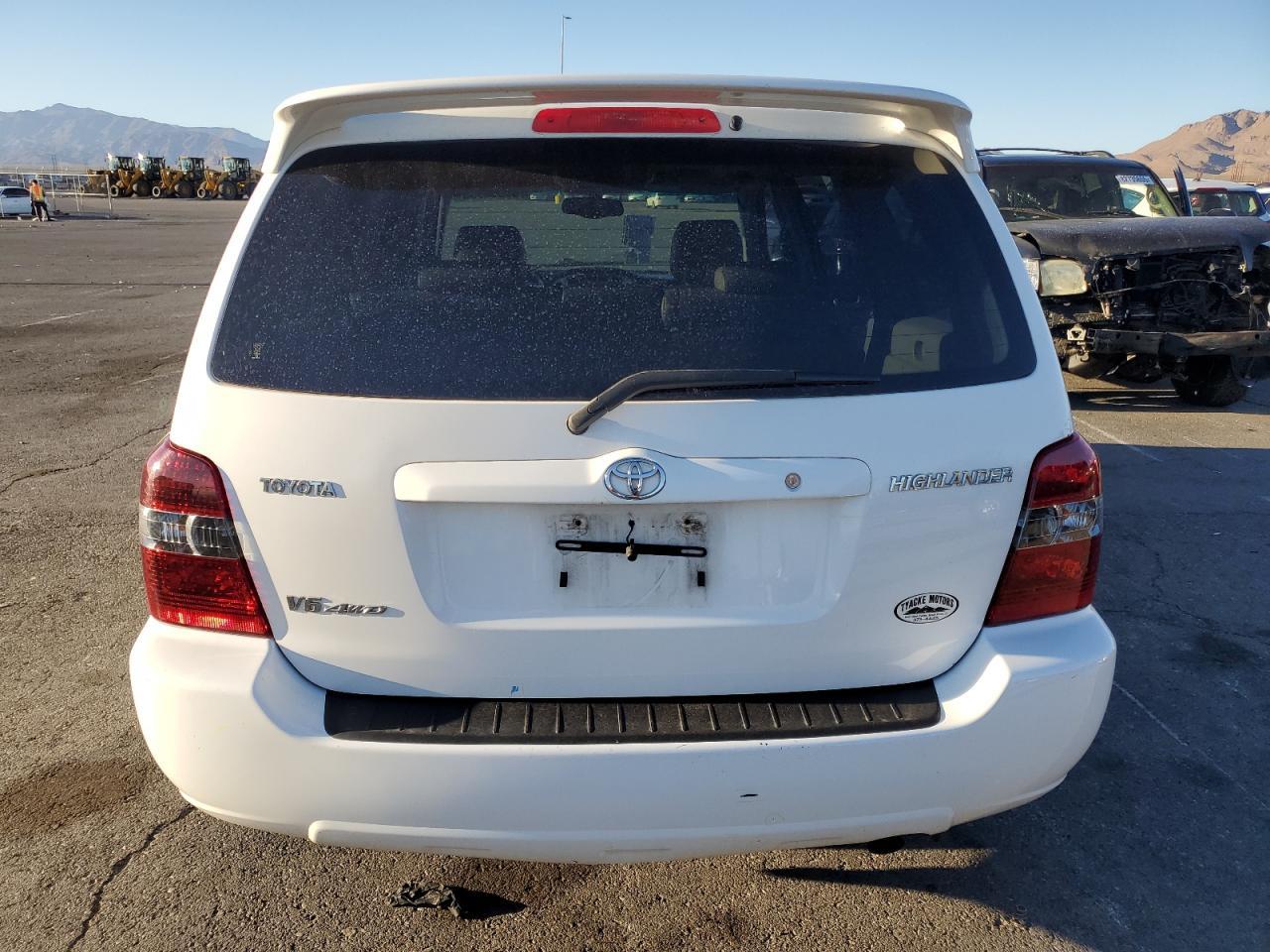 2004 TOYOTA HIGHLANDER