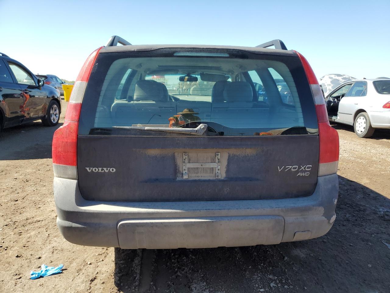 2001 VOLVO V70