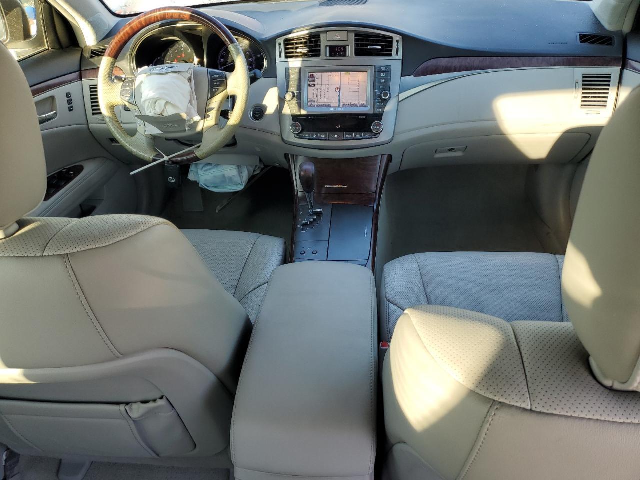 2011 TOYOTA Avalon
