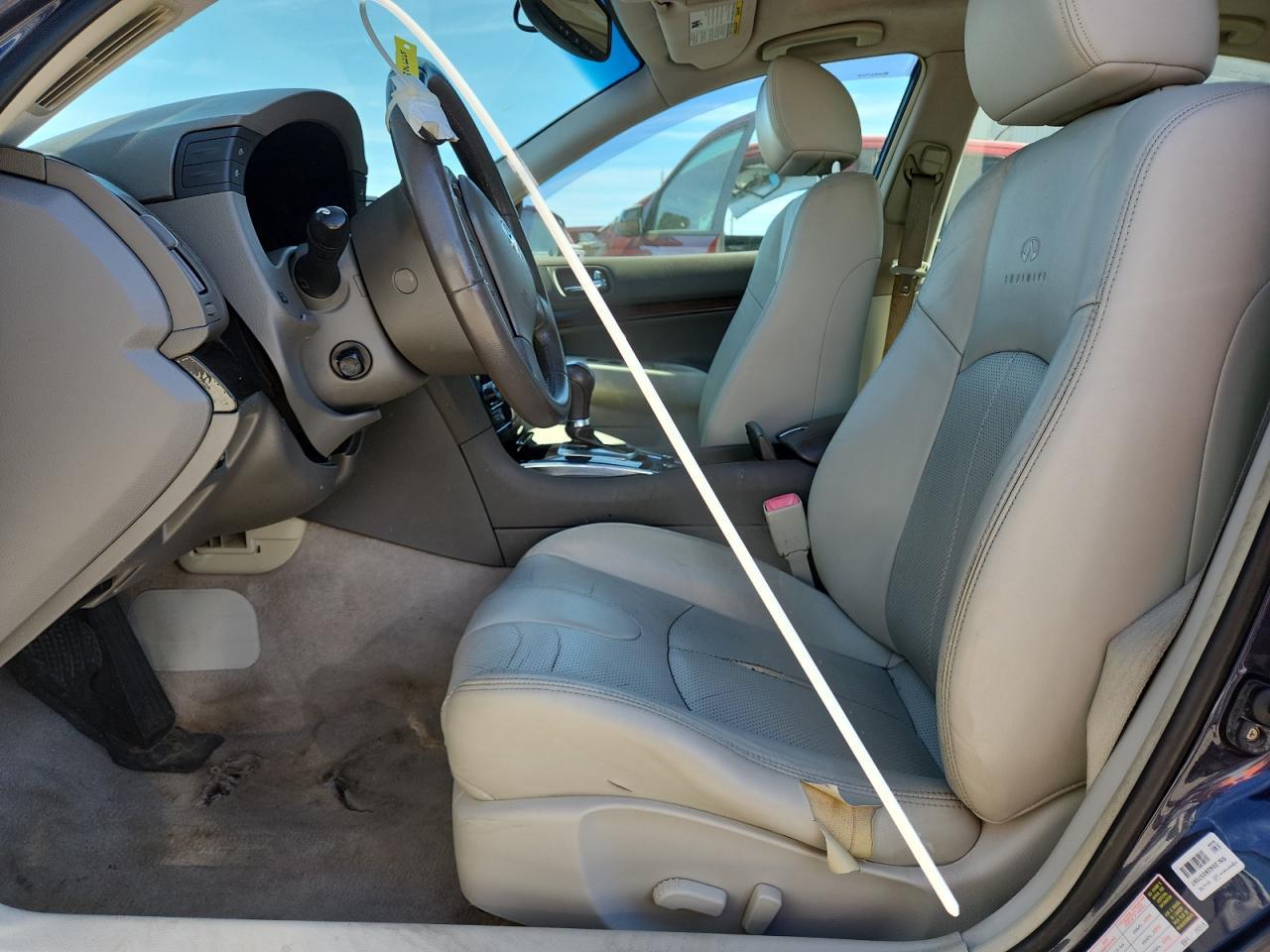 2012 INFINITI G37